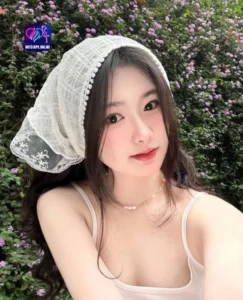 Read more about the article Famous ịt me Influencer in Indonesia Hot51 A Glimpse Into Her Success