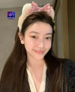 Read more about the article Risa Influencer Hot51 Indonesia yang Menginspirasi