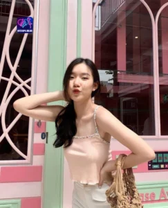 Read more about the article Telegram Female Influencer Hot51 di Indonesia